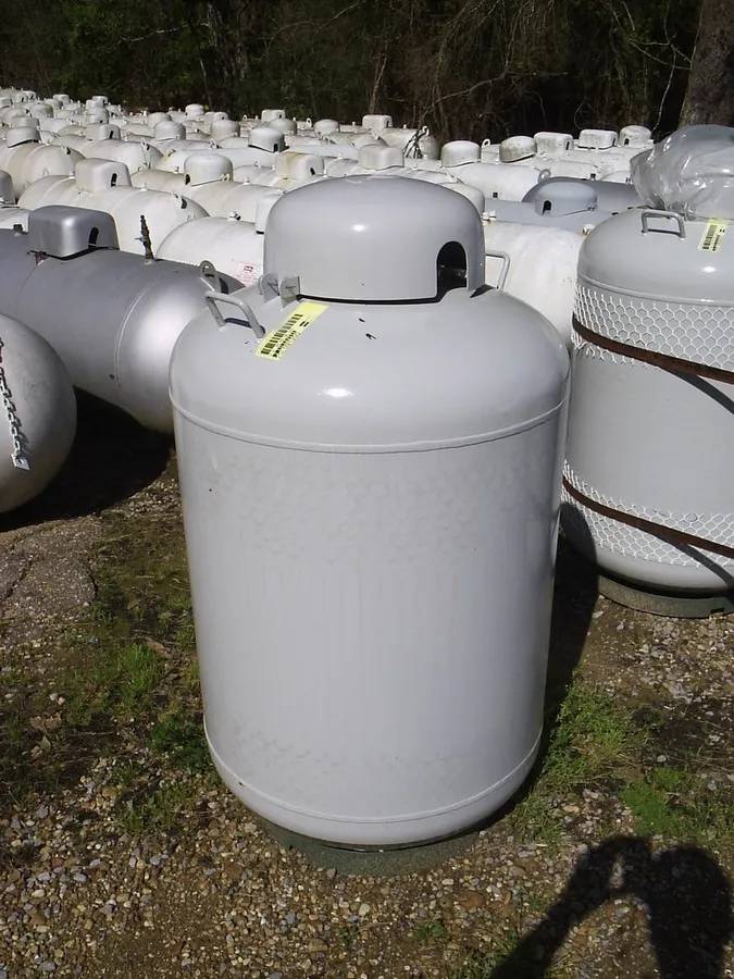 120-Gallon and 124-Gallon Propane Tanks - Image 2